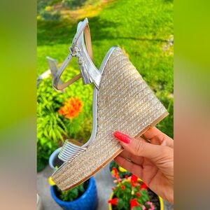 🎉HP 🎉🥳😍🌟Badgley Mischka Women's Trace Espadrille Wedge Sandal⭐️
New size 8